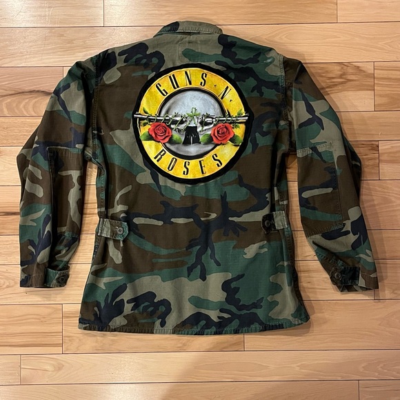 CAMO/ MILITARY JACKET/ TOP-ON BACK—MILITARY WITH STUDS—CUSTOM-OVERSIZED —COOL 🔥 - Picture 14 of 16